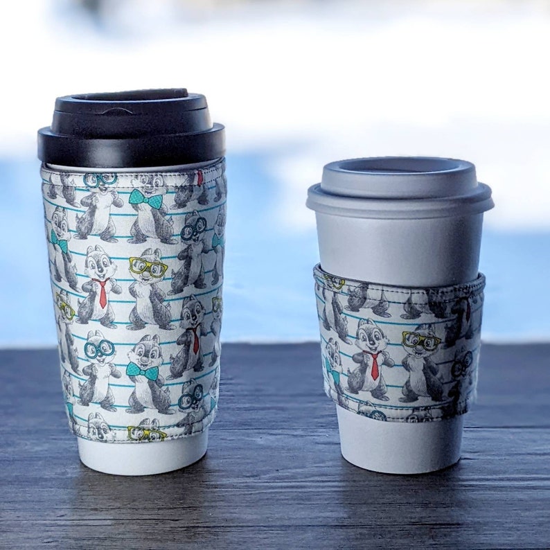 princessandmain's tweet photo. Disney Chip and Dale Chipmunks print Coffee sleeve, school, nerd, Cold cup cozy, Insulated hot drink or cold beverage holder, glam cup cozy https://t.co/jXpscOrIgz via @Etsy #chipmunks #chipanddale #disneyparks #coffeecozy #cupcozy #icedbrew #coldbrew https://t.co/zYXRRlG967
