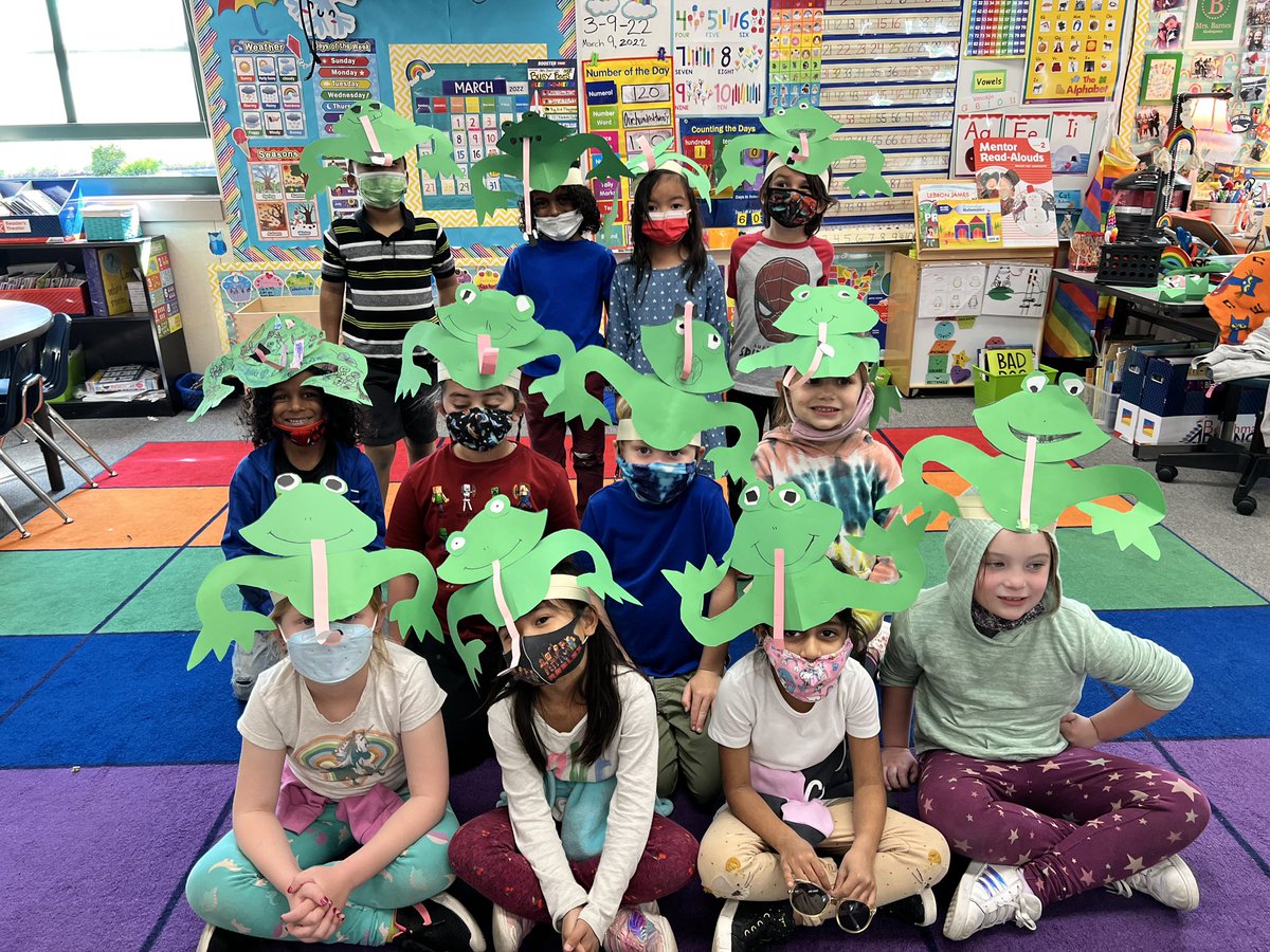 NMTimberwolves's tweet image. @MrsBarnes13 Kindergarten class has been so busy writing about frogs today! 🐸 #ribbetribbet #TimberwolfProud