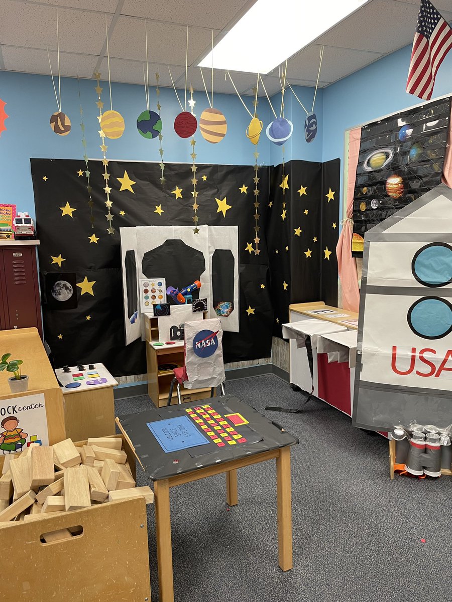 kiley_sanderson's tweet photo. Our Early Childhood team blows our minds each and every day! Our very own Pankey Ponies are loving their new NASA exploration corner!!! @cordell_staci #spaceunit #ECHrockstar #1LISD #FaubionStrong ❤️🐾 https://t.co/L67VFFmf0N