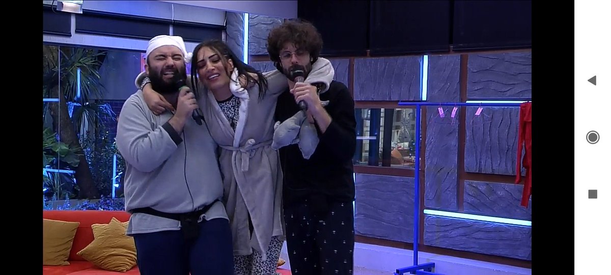 DaviPillo's tweet photo. Los tres tienen que llegar a la final. Los tres dan todo mientras los otros son muebles .  Cora fuera  
@loli_yans Rafa y Álvaro a la final #secretnoche8  #CoraFuera https://t.co/QEvUnAPnNb