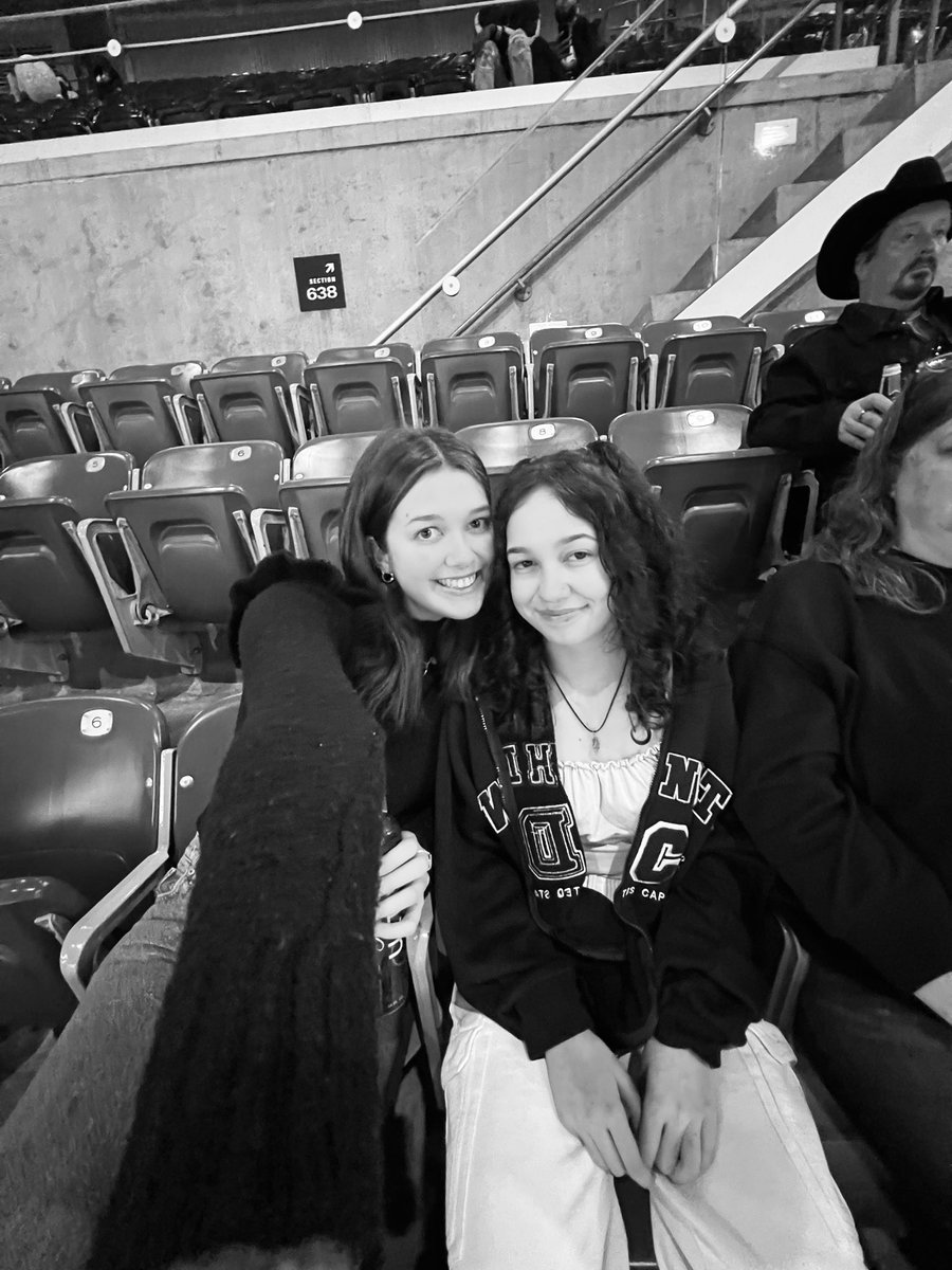 maddieburington's tweet photo. #RODEOHOUSTON https://t.co/4JS05AI1dA
