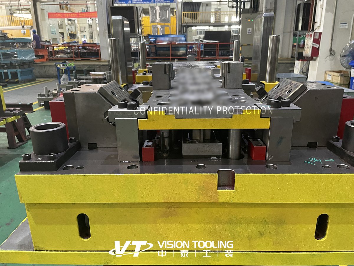 Visiontoolgroup's tweet image. It's a #steelstructure #transfer #tool ordered by our native customers with over 7000 KG weight, matching up with the press of 500t. Choose Vision Tooling is to choose speed and quality, welcome to inquire us by visiontoolgroup@gmail.com or +8613609687219
#automotive #tools