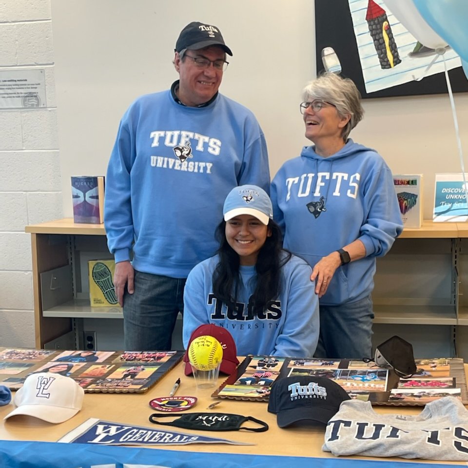 Signing day!! Thank you to everyone who made this day so special! I'm so grateful to my coaches, teammates, and parents for helping me get here! I can't wait to see what the next 4 years will bring! 💙🤎 <a href="/TuftsSoftball/">Tufts Softball</a>