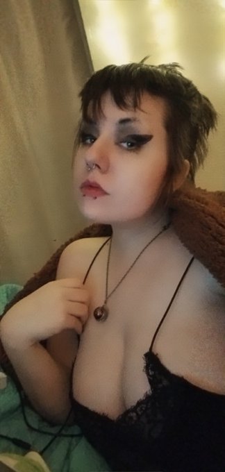 Its cold outside~ https://t.co/KWss7kJlV5<a href="/tag/finsubs"class="tags"><span>#finsubs</span></a><a href="/tag/gothicgirls"class="tags"><span>#gothicgirls</span></a>