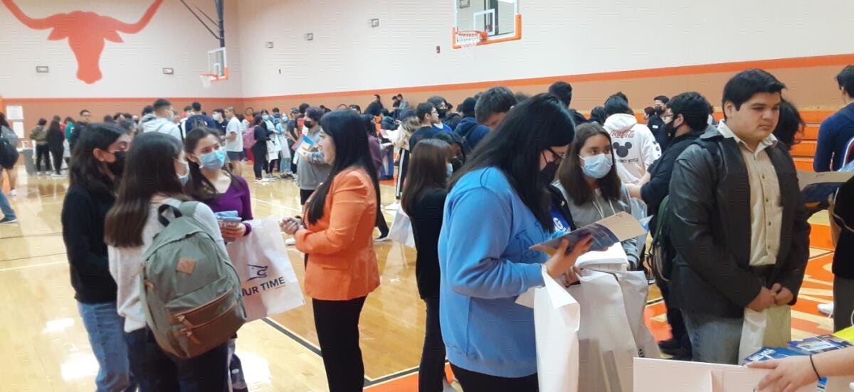 Dr_V_Lucy's tweet photo. Energizing day! 🧡 Meeting with high school students from Laredo @unitedisd #futureteachers #futureengineers #futurejavelinas #computersciencemajors #javelinas #javelinanation #tamuked https://t.co/ynR0N0GJmc