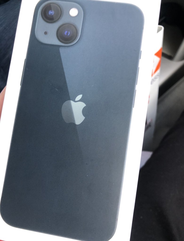profit_lounge's tweet photo. Craziest loop yet posted in the lounge

$500 iPhone 11 for just $50

Members have been copping multiple iPhones and taking stock in their local area. 

Comment below if you want in ⬇️

Random rt will get a $100🤑 https://t.co/mNjcckVKPJ