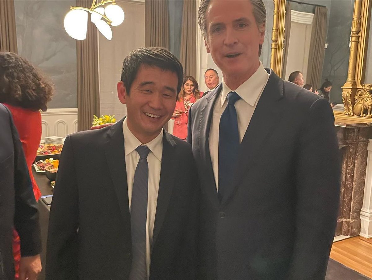 DaveMinCA's tweet photo. Attended my very first in-person #StateoftheState last night. It was so great to see so many of my colleagues, including those from the Administration, the Judiciary, and the Assembly, in person. We face real challenges ahead, but the future of our state looks bright! #cadreaming https://t.co/yW4h10Vxsd
