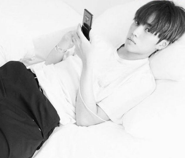 kswrecords's tweet photo. bed(lying) shots https://t.co/affpUznPXq