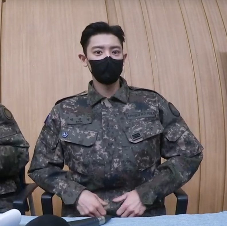จงอวยชานยอลให้มากกว่าที่พี่เขาอวยตัวเอง tweet media