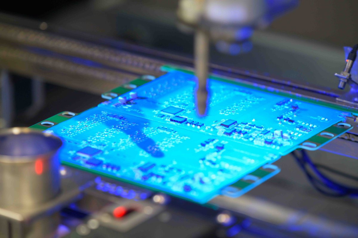 FelixEServices's tweet photo. PCBA Coating serves as a protective coating against chemical and corrosive attack of the circuit board and its components. #pcb #coating https://t.co/xMiW6nJR5i
