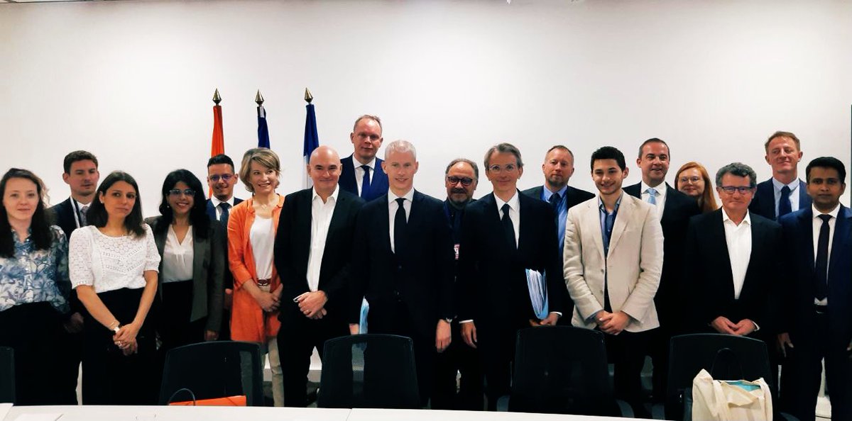 franckriester's tweet photo. L’export est clé pour la reprise : la délégation de PME et ETI 🇫🇷 qui accompagnent mon déplacement en Inde est unanime. 
Grâce à l’accompagnement hors pair de la #TeamFranceExport, elles se développent à l’international et le marché indien est à leur portée. https://t.co/H6YX71bQ5x