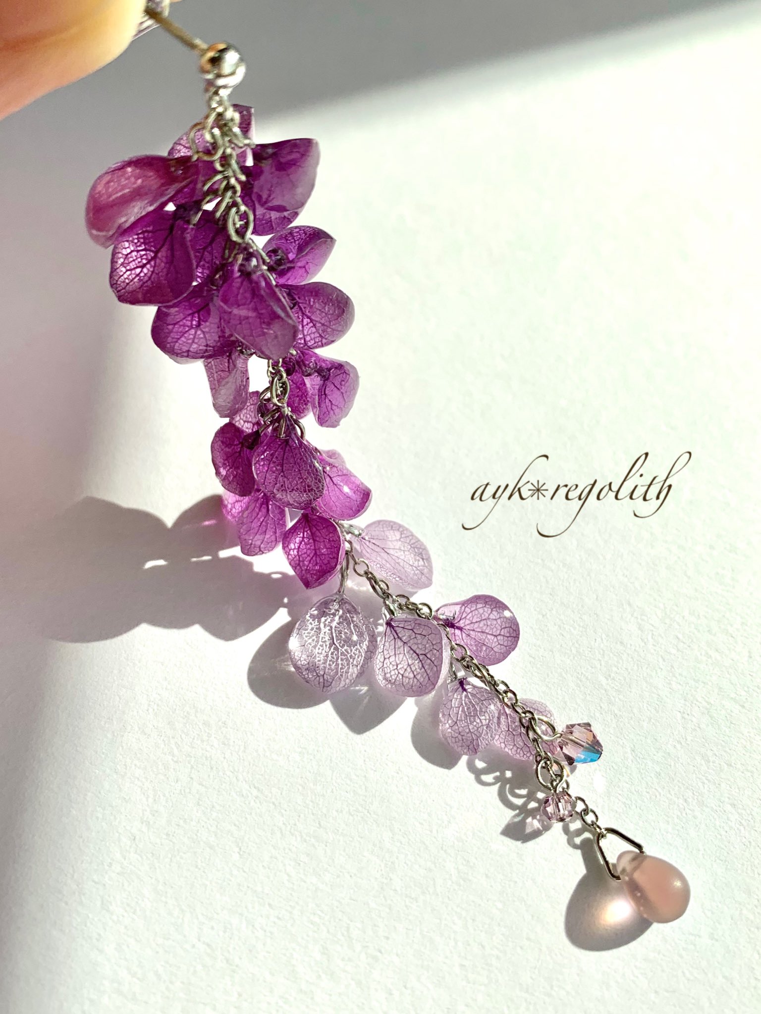 Twitter এ Ayk Regolith レジンアクセサリー 紫陽花で出来た 藤の花のアクセサリー 耳飾り 簪 ブレスレットの3way使用にも出来ます 明後日3 12 土 21 00よりハンドメイドマーケットminne Minnecom にて予約販売開始 ハンドメイド 藤の花イヤリング 藤の