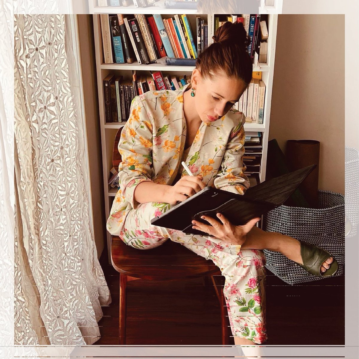 oceedeeshoes's tweet photo. Our Favorite Muse @kalkikanmani posing in Oceedee Classic Blossom Mules.
#WomensDay #oceedee https://t.co/NAkO9kqSE4