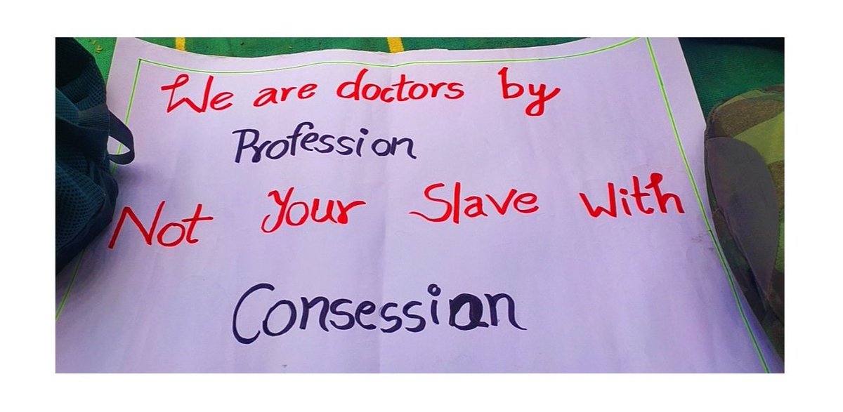 WaitingForRO's tweet photo. #increase_vet_stipend #vets_on_strike 
Raise your voice and take what is rightfully yours.

#fight_For_Right
#we_want_justice
#veterinary_union_jindabad

Strike continues on 4th day!!

@AjitPawarSpeaks @Dev_Fadnavis @SunilKedar1111 @CMOMaharashtra @ChDadaPatil https://t.co/6jOeEivOo3