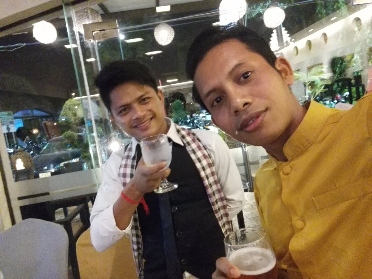 CheaEach's tweet photo. សំុpost មួយជីវិត្តឣ្នកសំឣាត https://t.co/e46oFBJiaQ