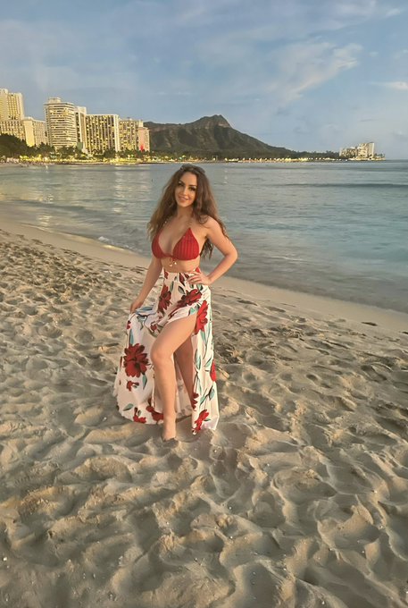 Sun, how I&rsquo;ve missed thee 🥰 https://t.co/LldPQELPKS