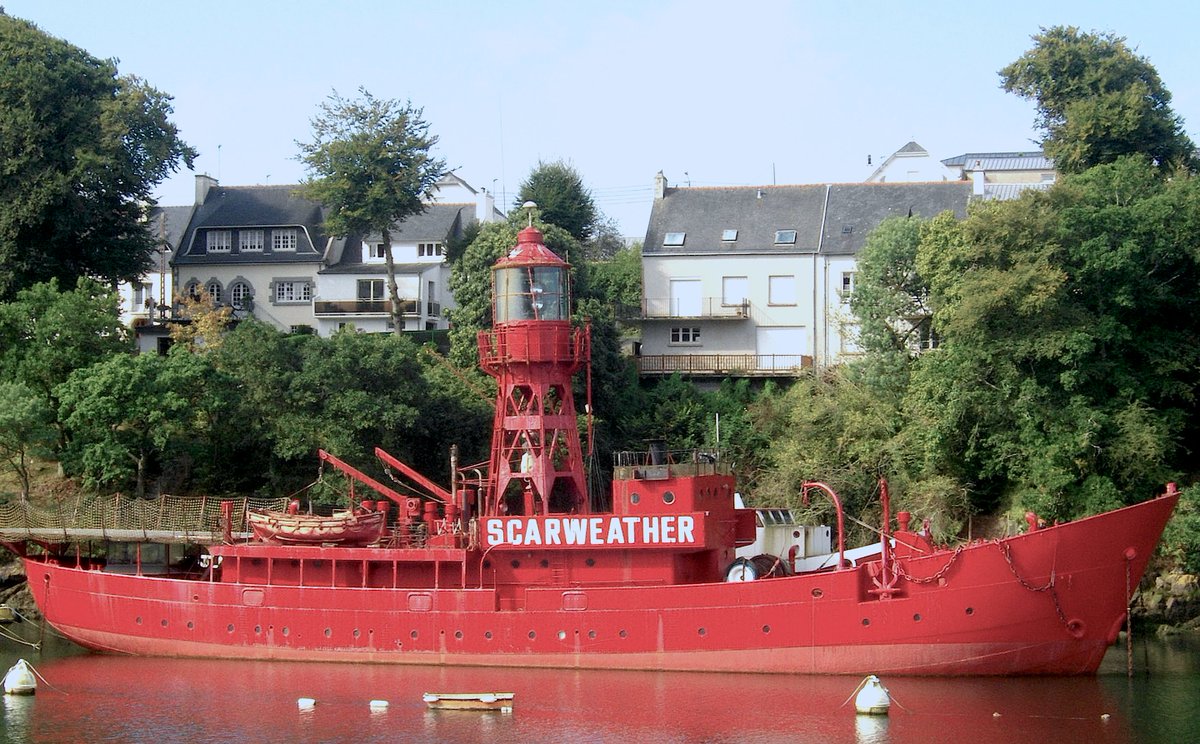 Gardien2Phare's tweet photo. 👍
Et avec, au loin, le Scarweather, un beau bateau-phare 🇬🇧 de 1947:

cc @trinityhouse_uk https://t.co/ZuvUWgB3kr