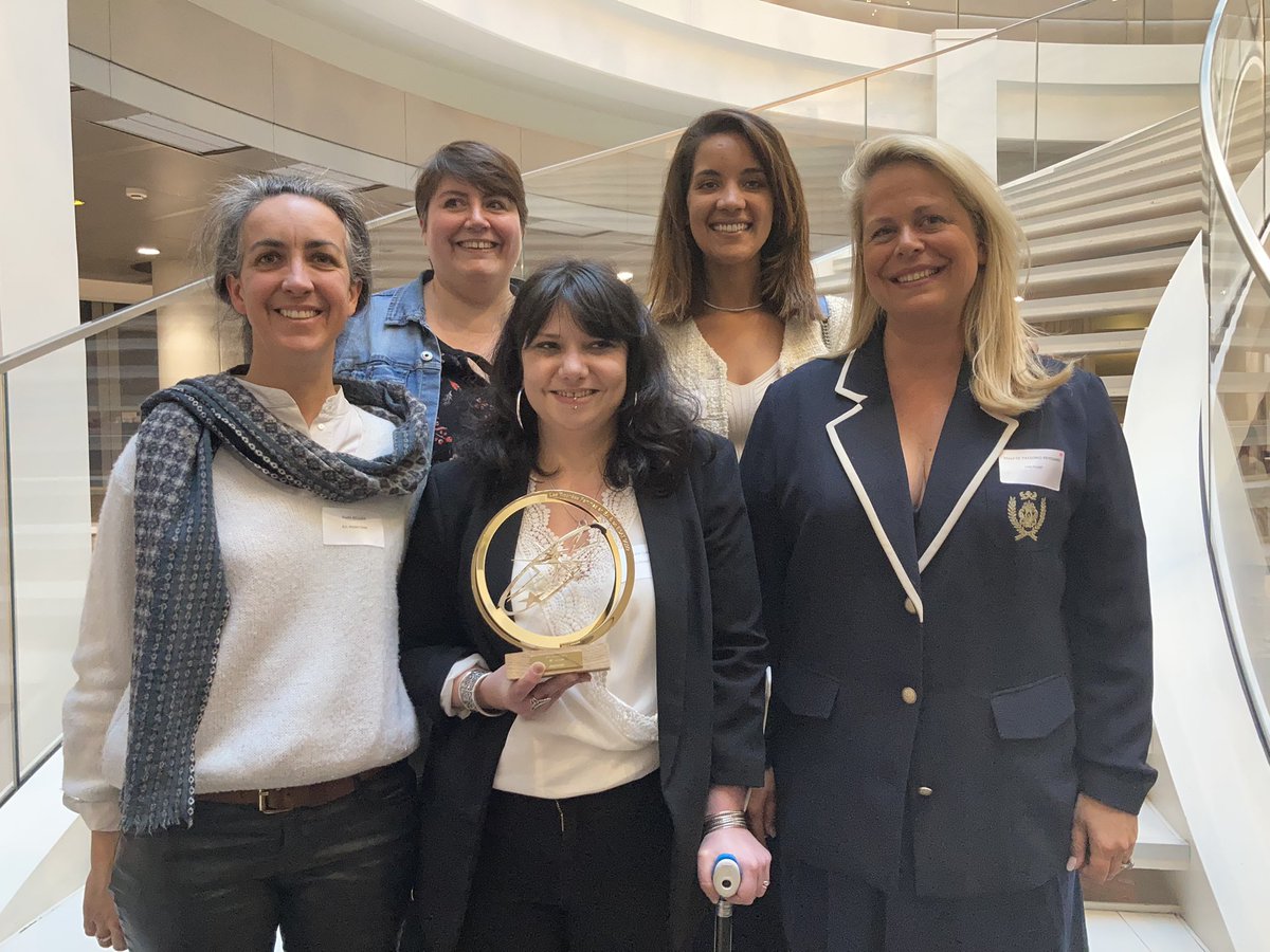 Très fiers de Mellie dont le parcours a été récompensé lors des Trophées des Femmes en EA et en Esat 2022 !
Bravo à <a href="/handireseau/">réseauH®</a> pour l’organisation et merci à <a href="/onepoint/">Onepoint</a> pour leur sélection !