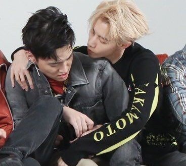 Stangot7Ph's tweet photo. This be Mark once he's out of quarantine (and after hearing JAY B's dramatic ass on radio) knowing full well he's gonna be forgiven easily 😂😂😂

[#GOT7 #갓세븐 @GOT7Official #JAYB #JB #Jaebeom @jaybnow_hr #MarkTuan @marktuan #MarkBeom #MarkBum #GOT7StillAlive #GOT7FOREVER ] https://t.co/lu9c4AFt0S