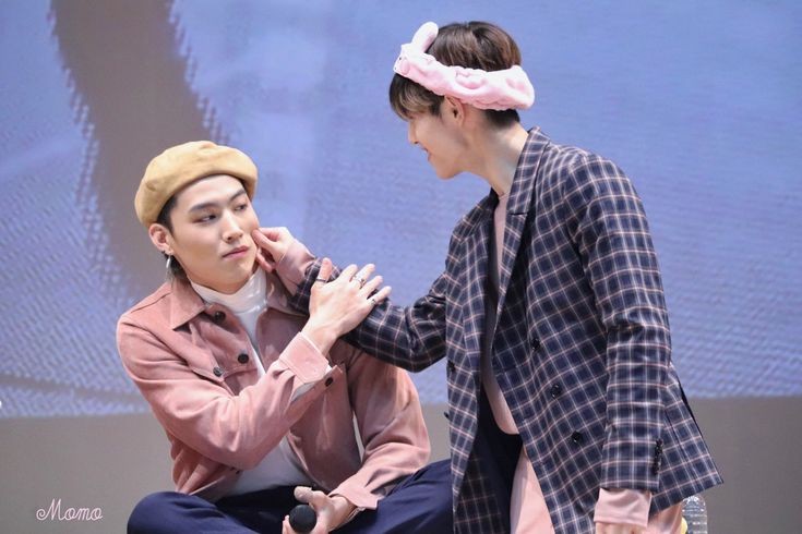 Stangot7Ph's tweet photo. This be Mark once he's out of quarantine (and after hearing JAY B's dramatic ass on radio) knowing full well he's gonna be forgiven easily 😂😂😂

[#GOT7 #갓세븐 @GOT7Official #JAYB #JB #Jaebeom @jaybnow_hr #MarkTuan @marktuan #MarkBeom #MarkBum #GOT7StillAlive #GOT7FOREVER ] https://t.co/lu9c4AFt0S