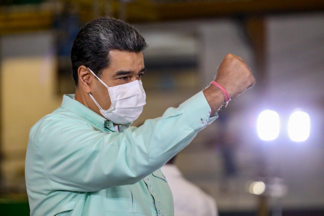 NicolasMaduro's tweet photo. Junto a la Clase Obrera Trabajadora del estado Miranda hicimos un recorrido por la empresa INVEVAL, industria recuperada por la Revolución Bolivariana. Vimos el paso a paso del esfuerzo y la capacidad productiva de estos trabajadores que apuestan a la recuperación del país. https://t.co/RKOrjhkjt4