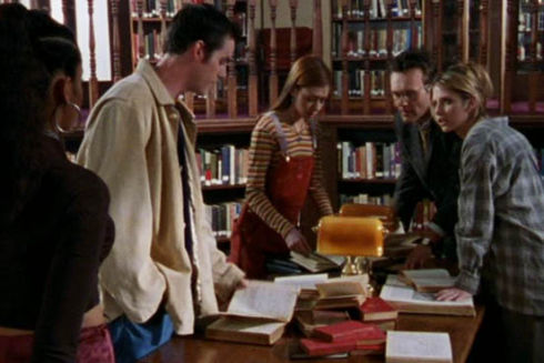BuffyForums's tweet photo. As we approach #Buffy's 25th anniversary, rediscover #BuffyTheVampireSlayer with BuffyForums's Rewatch Threads: https://t.co/PuBSZjQkl4 #BTVS #BuffySlays #SlayDay #BuffySlayDay #Buffy25 https://t.co/wT80zidLdG