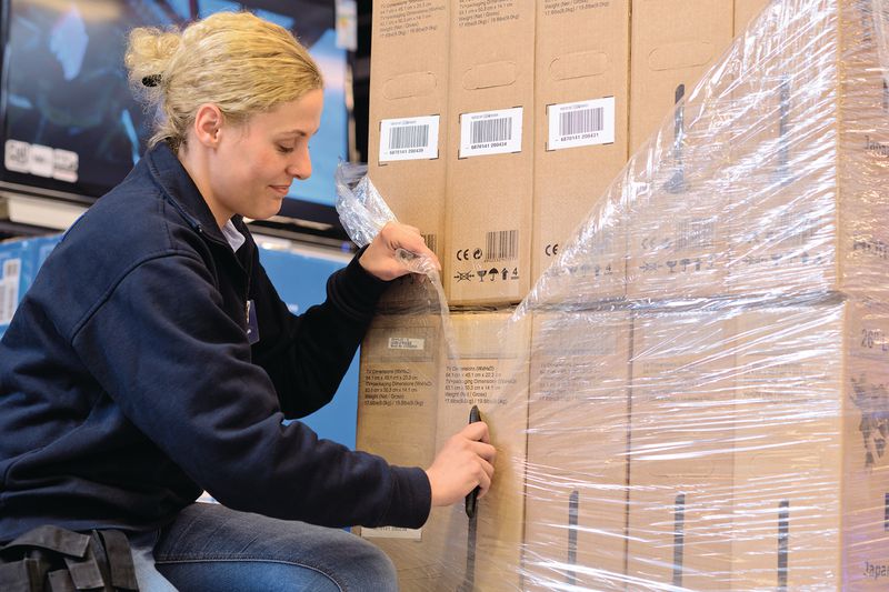 bcagrain's tweet photo. Preparing an order of Concealed Safety Knives for @AllianceOneInt1 / @PyxusIntl. The safety knives offer a combination of versatility, comfort and safety, they can be used to cut all standard materials, from film to plastic-strapping, from paper to 2-ply cardboard. https://t.co/N1tqu0QBPz
