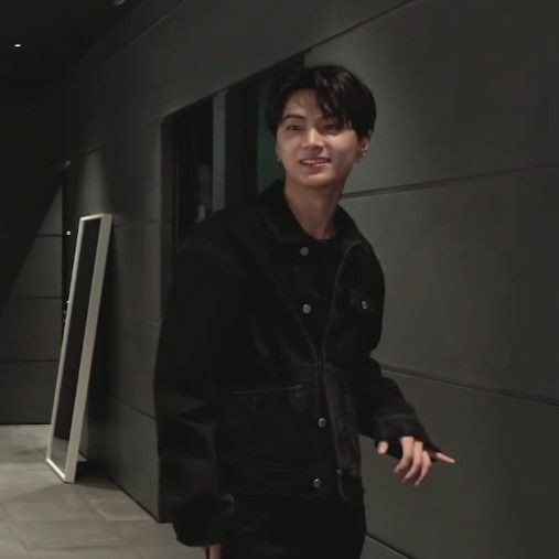yooxein's tweet photo. 144p but you're Park Jongseong
— a thread https://t.co/vgKC9tF6RL