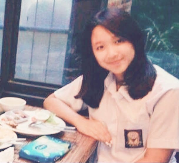 starfess's tweet photo. -guys no one, literally no one, Dita Karang predebut :
No edit2 nih bosss pake seragamnya🤧 https://t.co/fMMeHijAZF