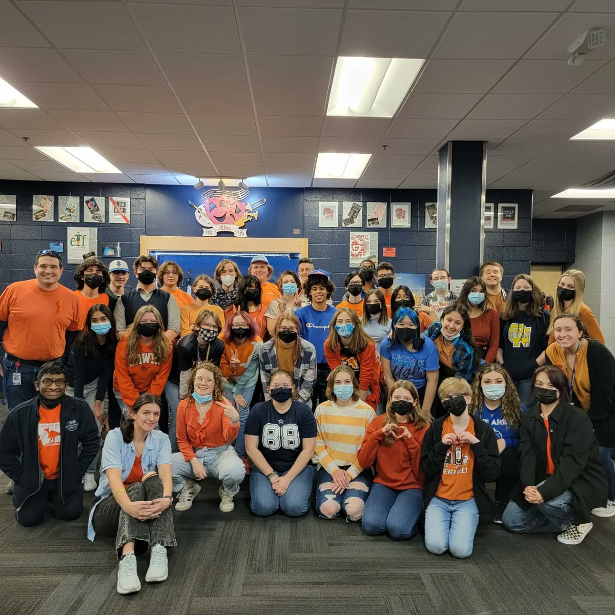 Found my Orange and Navy to support <a href="/OlatheEastHawks/">Olathe East High School</a> and <a href="/OEtheatre/">Olathe East Theatre</a> 
Love my Olathe Theatre Family! #OneOlatheFamily #OlatheTheatreRocks
#TheatreFamilyWednesday
#5birds1nest