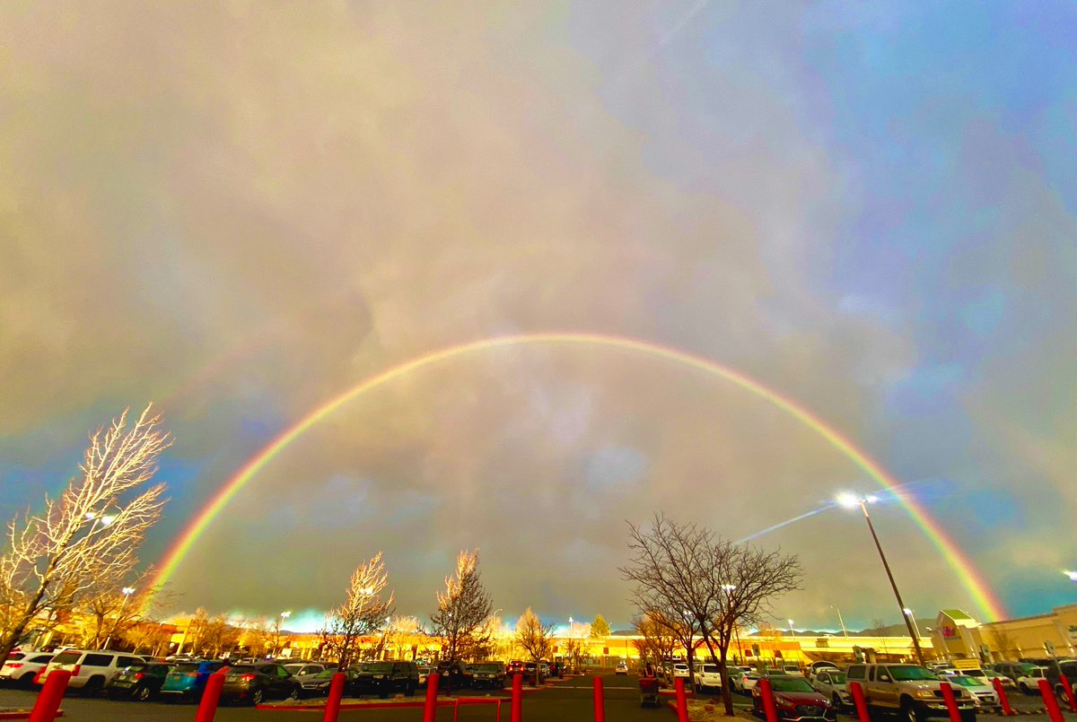 CityofReno's tweet photo. Stop what you’re doing and look at this full rainbow. LOOK 👏🏽 AT 👏🏽 IT 👏🏽! 😍 🌈 https://t.co/7zmh2WqbpD