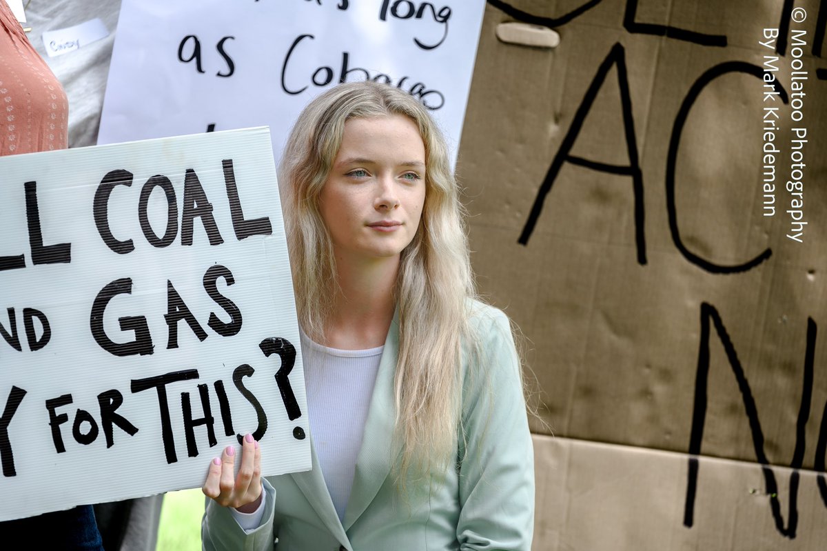 KriedemannMark's tweet photo. Protest portrait of Kashmir Miller, a student at @SCUonline and one of the youngest to ever run for council in Australia. She awaited @ScottMorrisonMP alongside other protesters outside the @LismoreCouncil yesterday.
#photojournalism #Lismore #LismoreFloods #NSWFloods https://t.co/ZzALnnD3hu