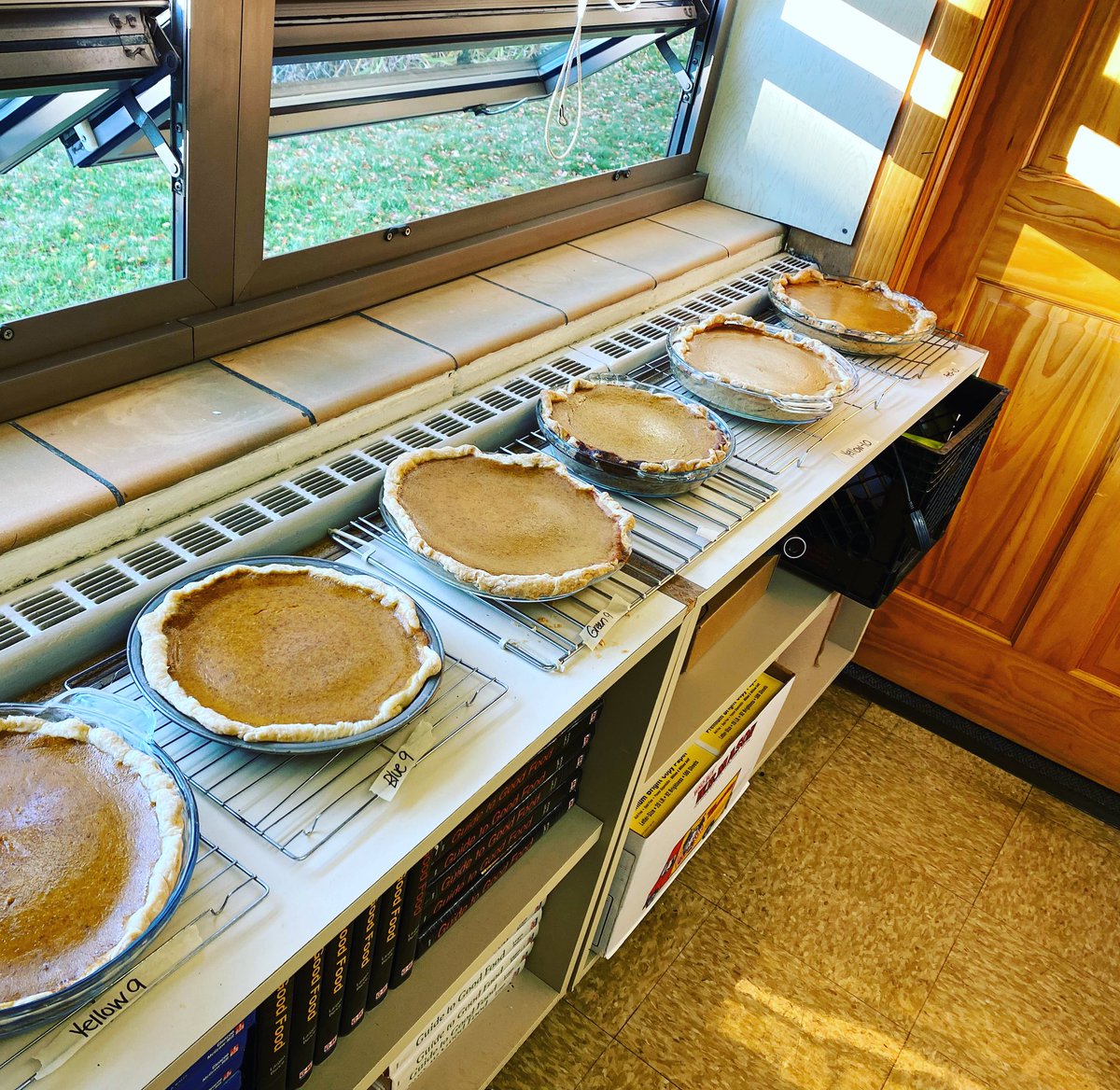 AngelaKmckeever's tweet photo. Throw back to pie week last semester🥧 #everythinghomemade #culinaryartseducation https://t.co/B93GHSHc6V