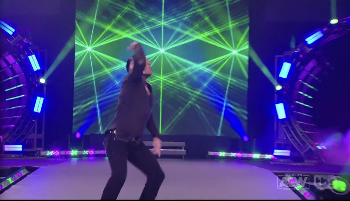inmyhumbleopi12's tweet photo. *matt getting his ass beat*
jeff hardy:
#aewdynamite https://t.co/oHnogrWx8q