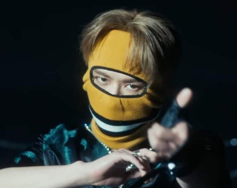 SofieeeHxH's tweet photo. Au #minsung 
Donde Minho le intenta robar el celular a un chico fuera de su casa pero no termina como el esperaba
o
Donde intentan robar a jisung quien entra en desesperación y sin querer lo coquetea. https://t.co/Q8N399bWPk