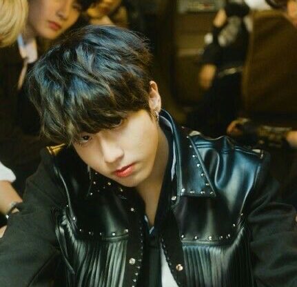 SofieeeHxH's tweet photo. Au #minsung 
Donde Minho le intenta robar el celular a un chico fuera de su casa pero no termina como el esperaba
o
Donde intentan robar a jisung quien entra en desesperación y sin querer lo coquetea. https://t.co/Q8N399bWPk