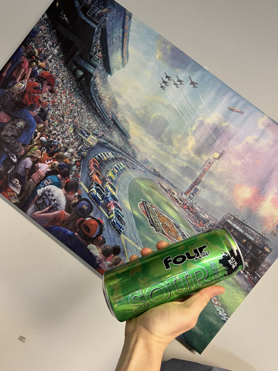 B1gR1gKingCobra's tweet photo. As long as @fourloko keeps sponsoring @ryanellisracing @TeamAlphaPrime I’ll keep buying #LokoForRacing #SupportSponsors #CheapFuckingKinkadePrintFromWish #Wishitwas14PercentABV @KeenParts https://t.co/WravD62qFE