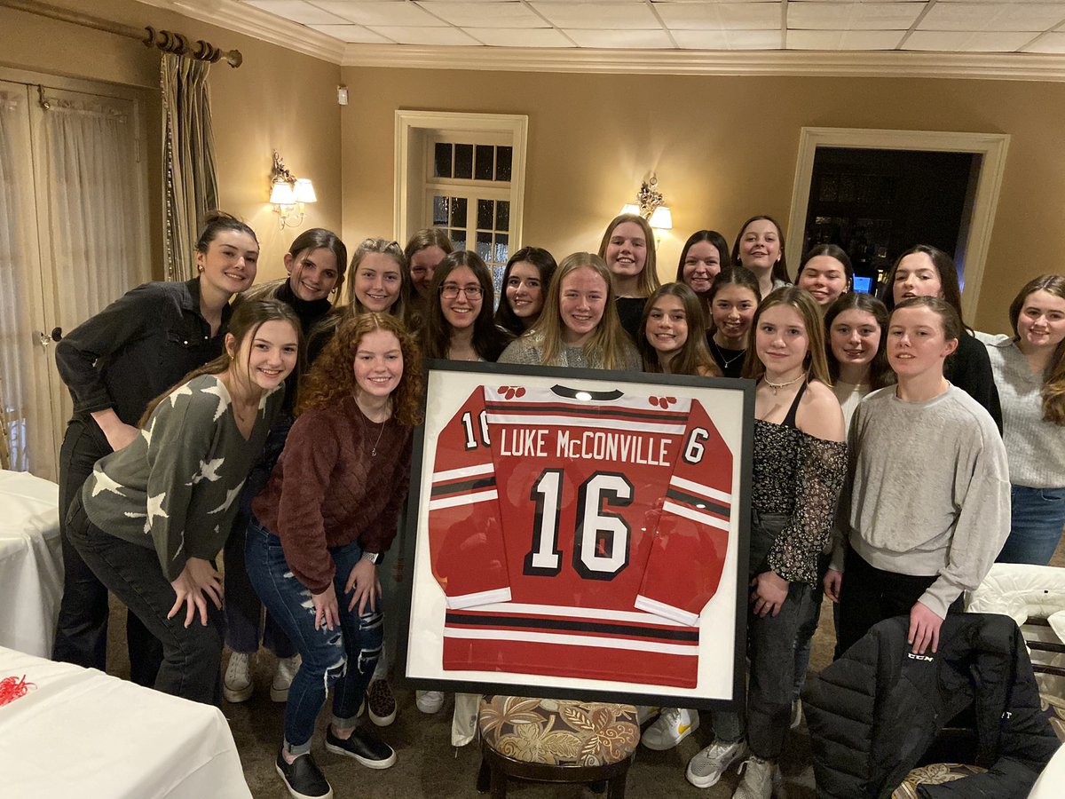 GirlsHockey_MHS's tweet photo. Throughout the season we had Lukes jersey hang on our bench, dedicating our season to him. Tonight we presented Ellie with the jersey #LM16 https://t.co/MnRvpRH7Af