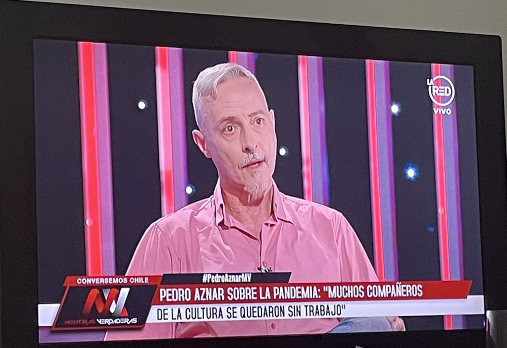 tania_blg's tweet photo. Viendo la tele a color, porque @Pedro_Aznar 🖤
#PedroAznarMV https://t.co/yiExhH5CLK