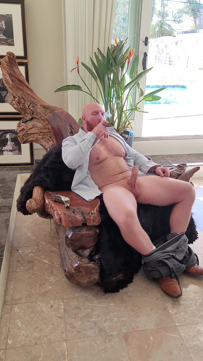Thorjohnsonxl's tweet photo. Who's the throat queen out there? https://t.co/niwiuUFzCm