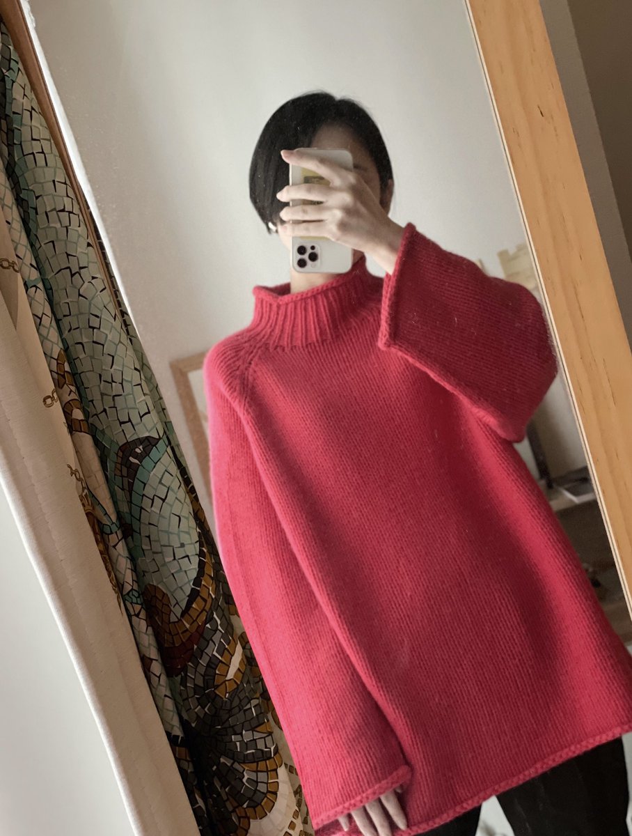 kana_frosty's tweet photo. 全製品残糸で作られている #ryetender
カシミヤ100%でピンクのニットはフワッフワの手編み
エメラルドも緑が苦手な私にとっては新鮮な色合いだし、もちもちの肌触りの良さの虜
品質の高さとは裏腹に比較的お手頃な価格設定に感謝しかありません…
環境にも優しいし、ブランドの皆さんもあったかい https://t.co/3Ubt1BpPZb