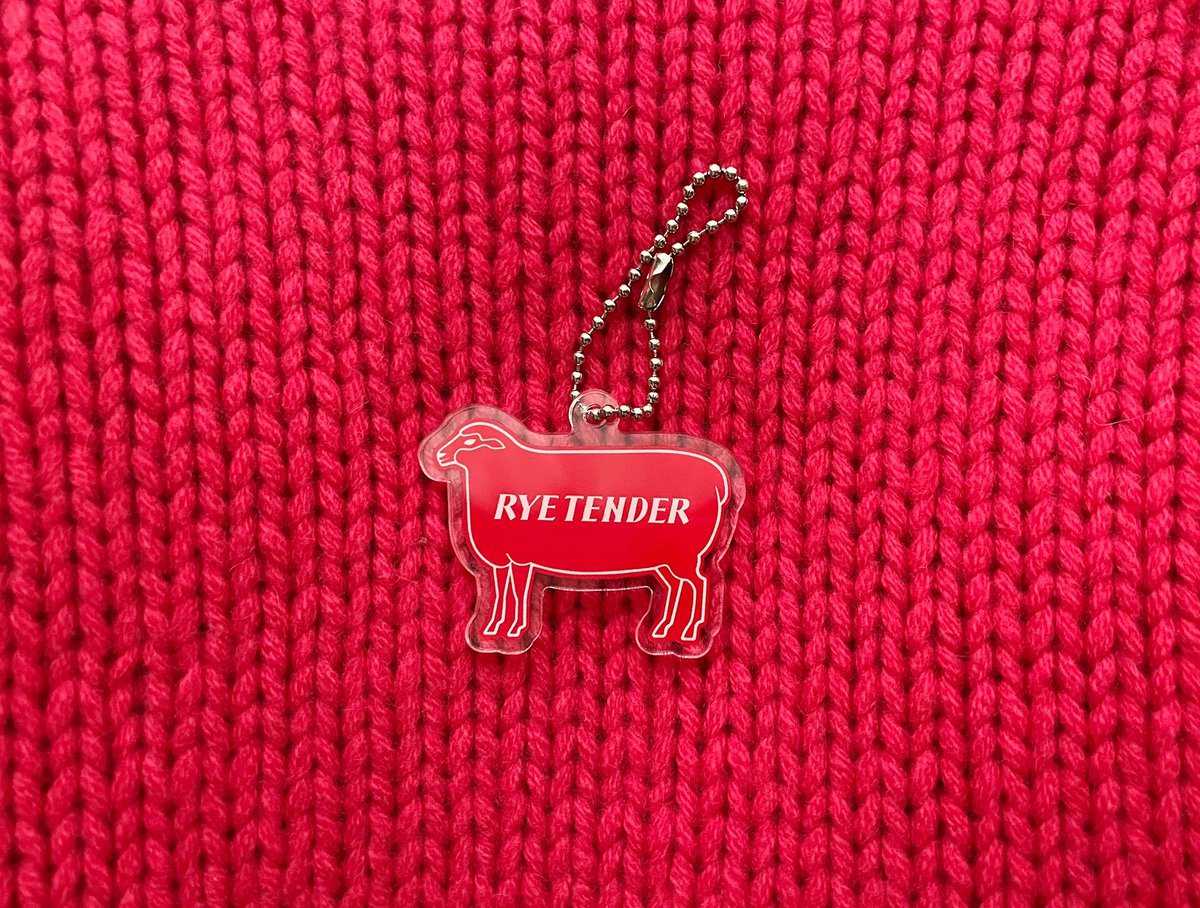 kana_frosty's tweet photo. 全製品残糸で作られている #ryetender
カシミヤ100%でピンクのニットはフワッフワの手編み
エメラルドも緑が苦手な私にとっては新鮮な色合いだし、もちもちの肌触りの良さの虜
品質の高さとは裏腹に比較的お手頃な価格設定に感謝しかありません…
環境にも優しいし、ブランドの皆さんもあったかい https://t.co/3Ubt1BpPZb