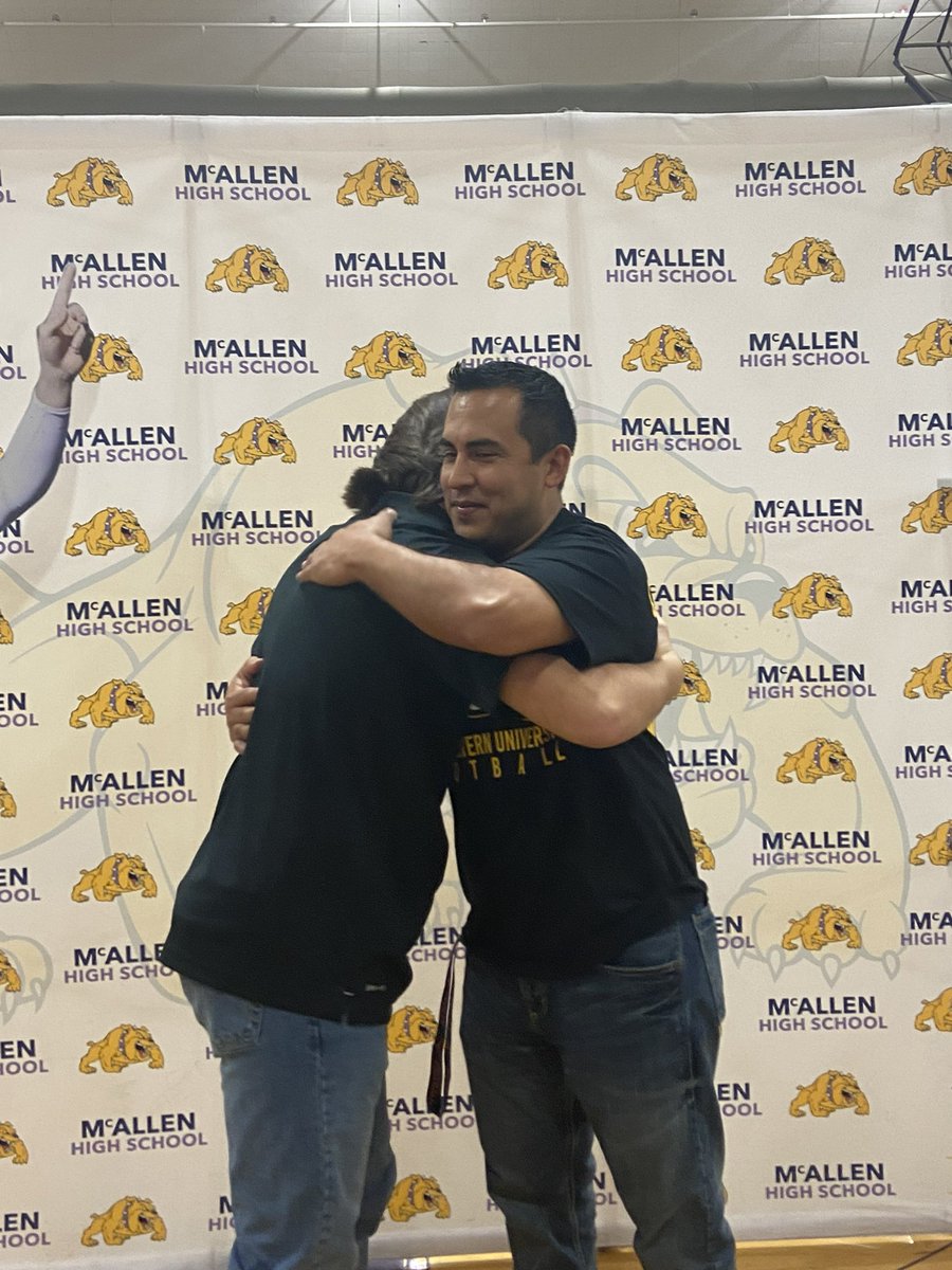 psromero1's tweet photo. Congrats @HunterCurl16 and @HoldenHood1 on your commitment to    @SUPiratesFB @SUPirates. Keep following your 🏈 DREAMS!!! So proud of you guys. Special thanks to @bellamichaels23 @KRGVSports @monitornews for the coverage of todays events. https://t.co/1Gd73nBZQh