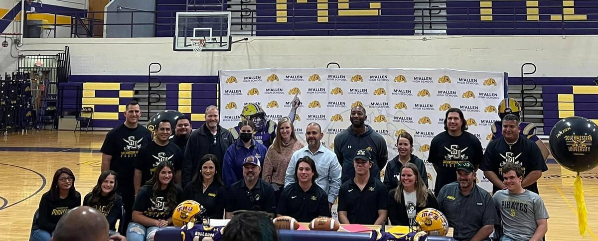 psromero1's tweet photo. Congrats @HunterCurl16 and @HoldenHood1 on your commitment to    @SUPiratesFB @SUPirates. Keep following your 🏈 DREAMS!!! So proud of you guys. Special thanks to @bellamichaels23 @KRGVSports @monitornews for the coverage of todays events. https://t.co/1Gd73nBZQh
