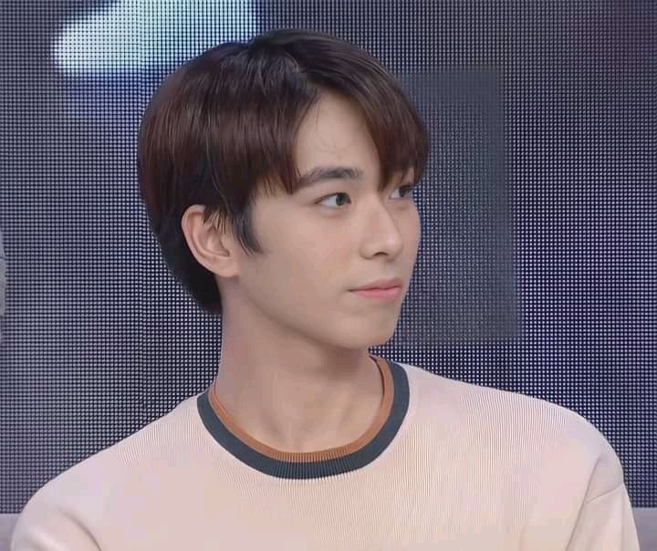 Ang pogi mahal

#BGYO <a href="/bgyo_ph/">BGYO_PH</a>