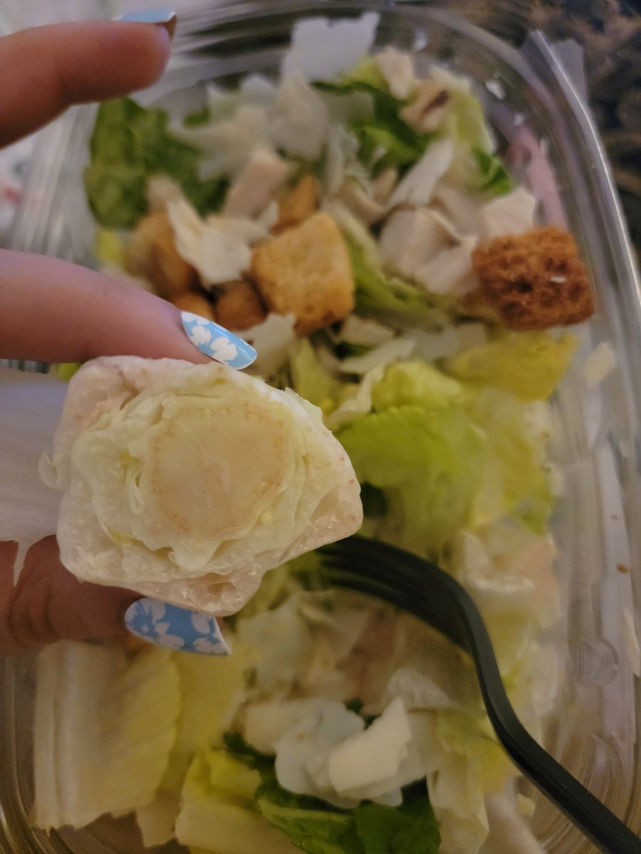 Parallel5ths's tweet image. Seems a weird choice to include this in a salad @7eleven