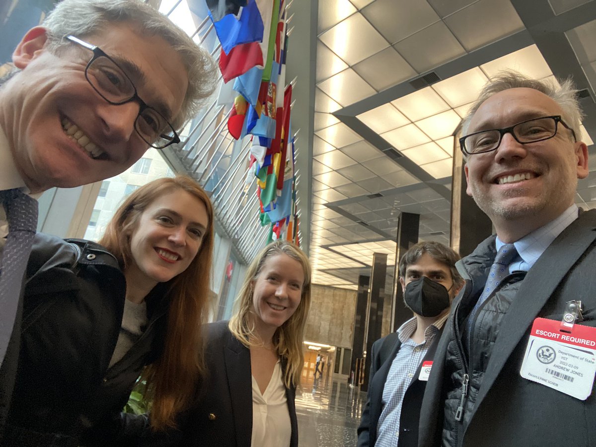 State Department briefing with #EnROADS from @climateinteract and @MITSloanSusty. Good folks doing all they can.