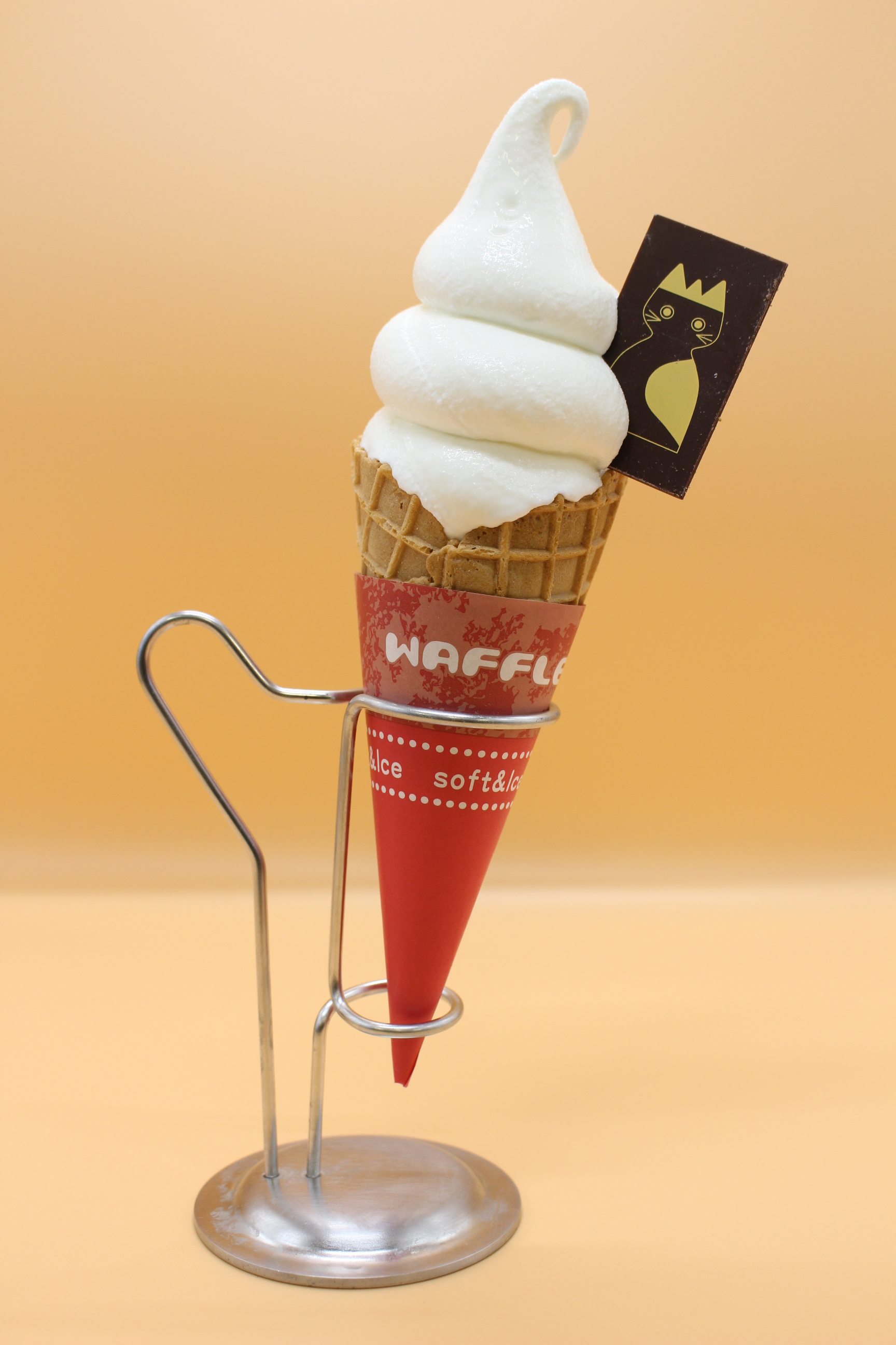 六甲山アスレチックパークgreenia もこもこミルクソフトクリーム も22シーズンから販売開始 六甲山麓牛乳を使用した濃厚な味わいを堪能してくださいね グリーニアのキャラクターチョコプレートがランダムでついてくるよ T Co
