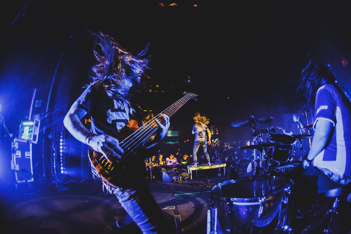 simplefreck's tweet image. Rippin gigs with my buddies