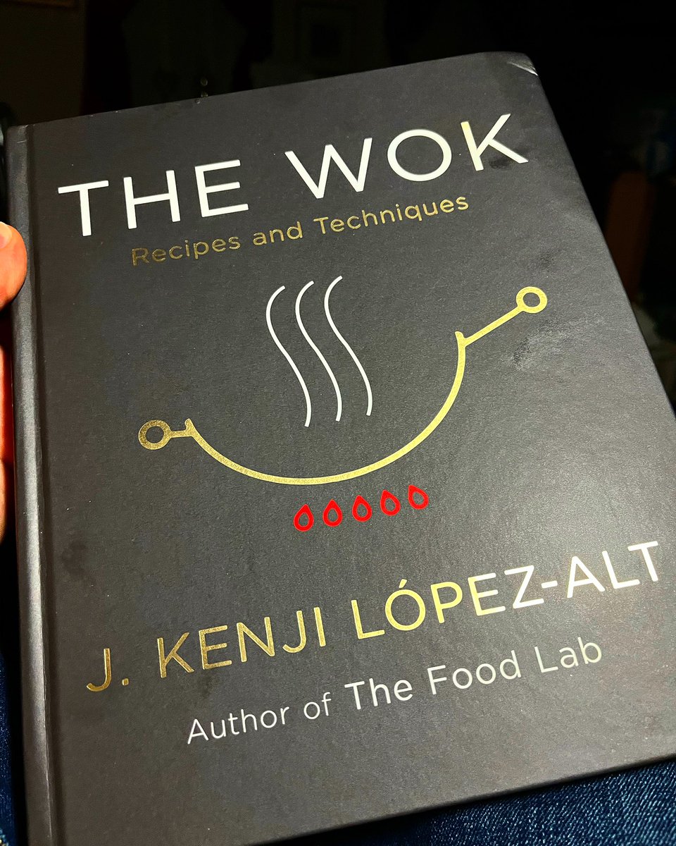 Joesmithforreal's tweet photo. My birthday gift to myself is here! @kenjilopezalt ‘s new #book #TheWok !
#NewBookSmell #AboutToGetMessy #Wok #Cooking https://t.co/4ykLvABvYg